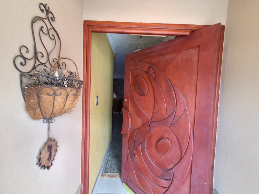2 Bedroom Property for Sale in Flamwood North West